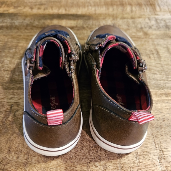 Boys Size 10 Cat and Jack Brown Casual Shoes EUC. - Picture 2 of 5